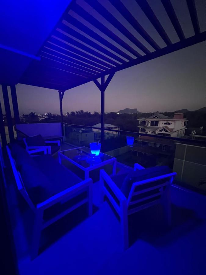 Top-Floor Modern 3Bd Penthouse With Beautiful Mountain View Terrace - 5 Min Walk To Beach Flic-en-Flacq Εξωτερικό φωτογραφία